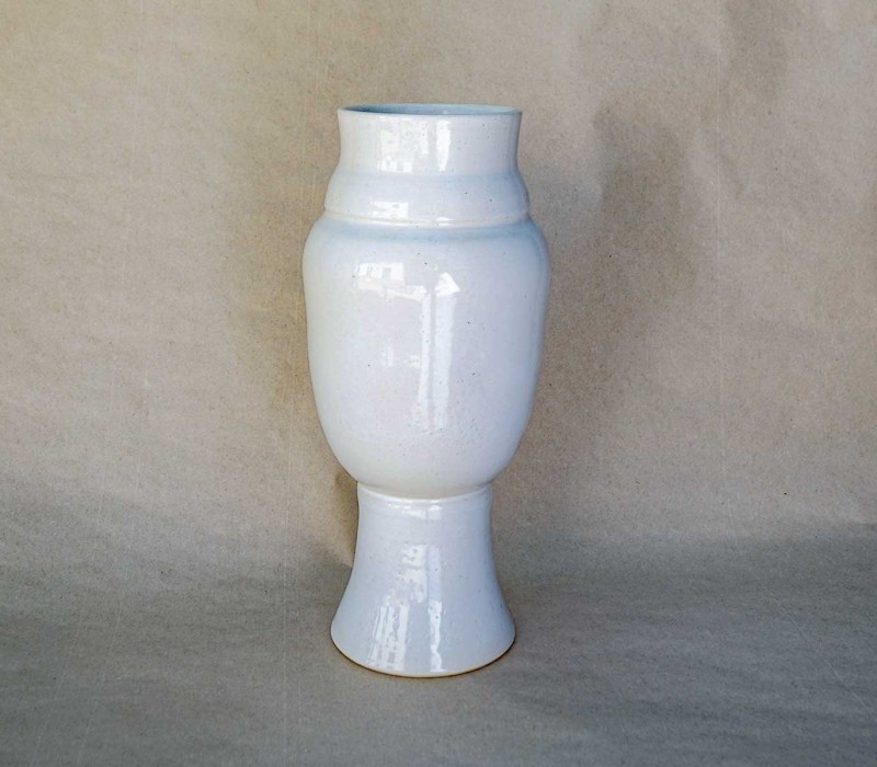 WHITE SOUL VASE